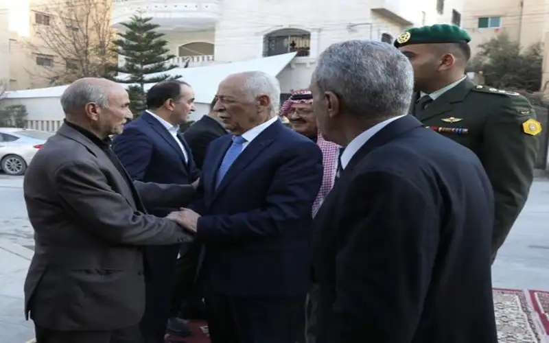 مندوبا عن الملك وولي العهد ..