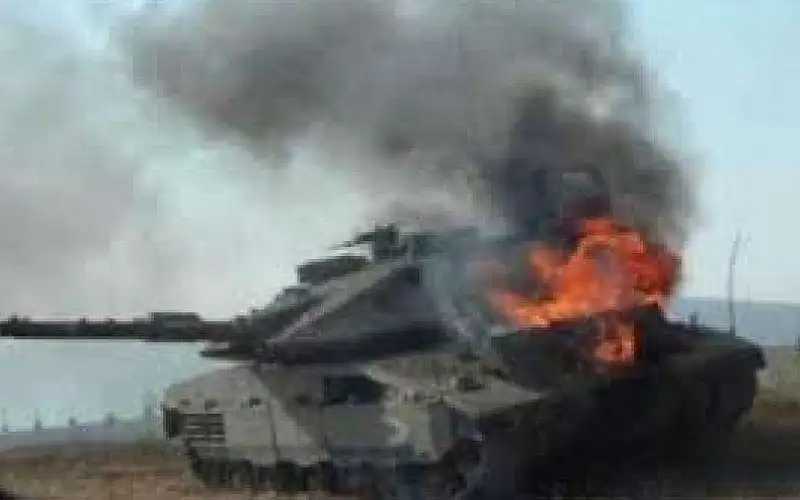 القسام: الطيران الإسرائيلي يقصف دبابة ويسحقها