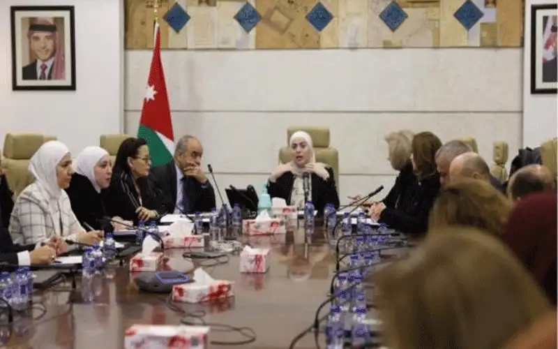 بني مصطفى تترأس اجتماع اللجنة الوزارية