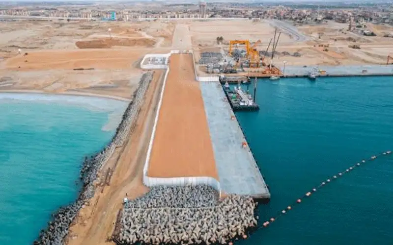 الأحوال الجوية تغلق ميناء العريش أمام