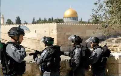منع الفلسطينيين من الصلاة في الأقصى