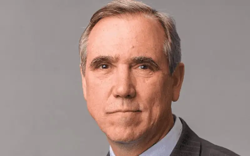 سيناتور أميركي: الوضع بغزة هو الأسوأ