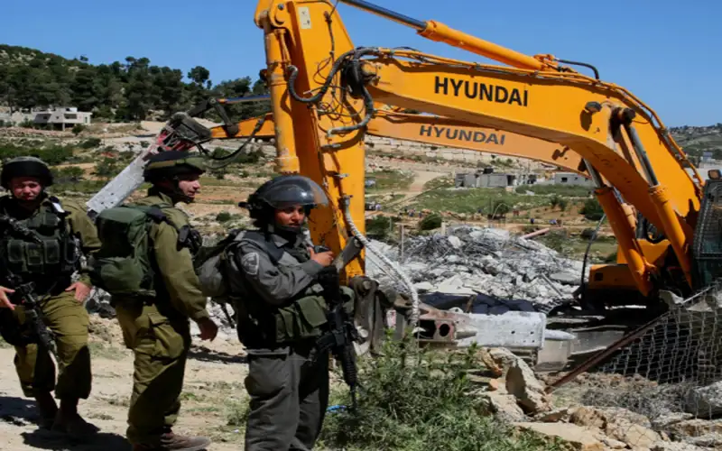 الاحتلال يخطر بهدم 11 منشأة شرق
