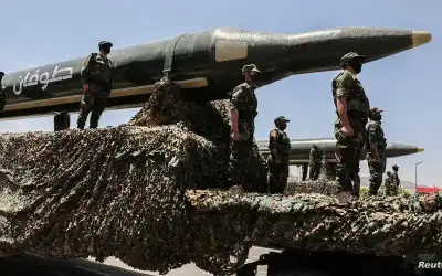 الحوثيون: غارات أميركية وبريطانية تستهدف الحديدة