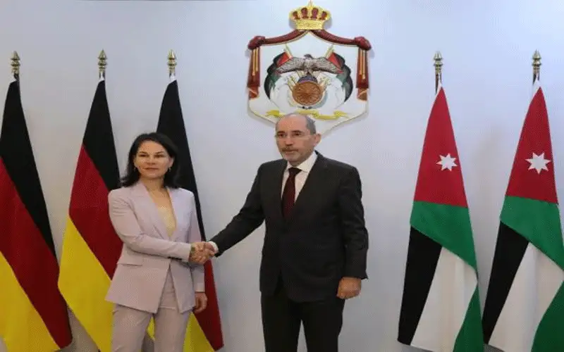 وزير الخارجية يبحث مع نظيرته الألمانية