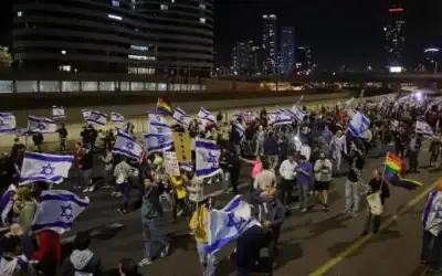 آلاف المستوطنين يطالبون بإسقاط نتنياهو وعودة