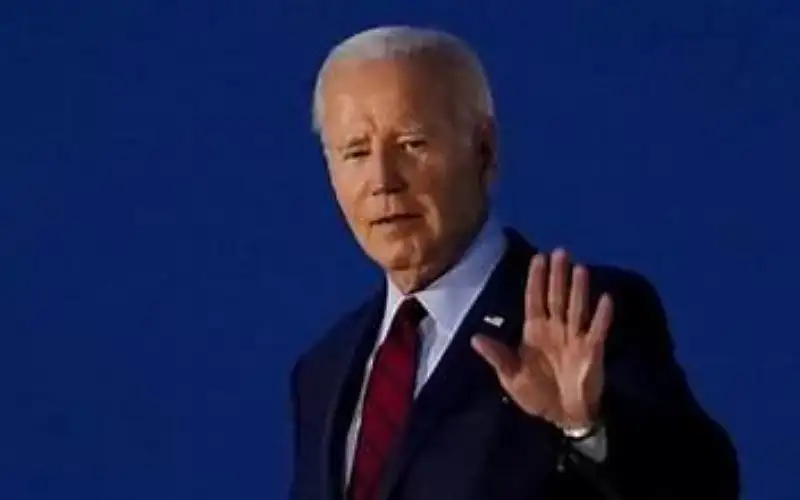 زلة لسان جديدة .. بايدن يسمي