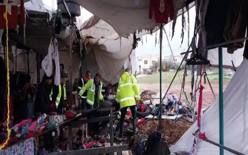 طواقم بلدية مأدبا تنقذ مواطنا من