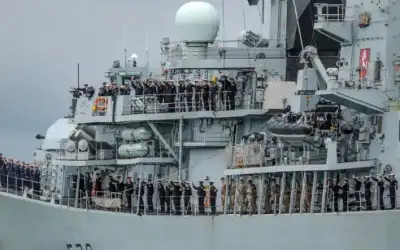 قادة سابقون بالجيش البريطاني: سفننا الحربية