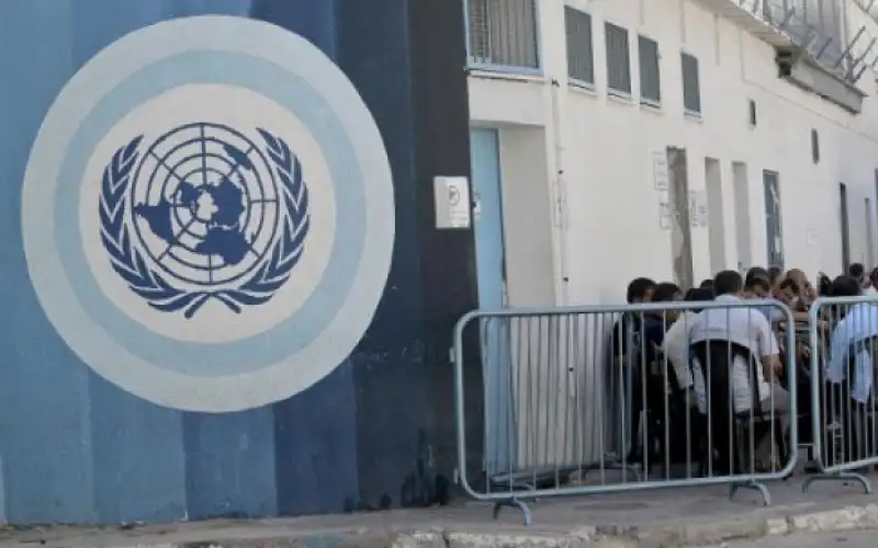 النمسا ورومانيا تعلقان مساعداتهما للأونروا وإسبانيا