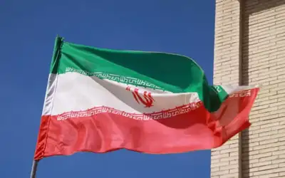 إيران تشرع في بناء أربع محطات