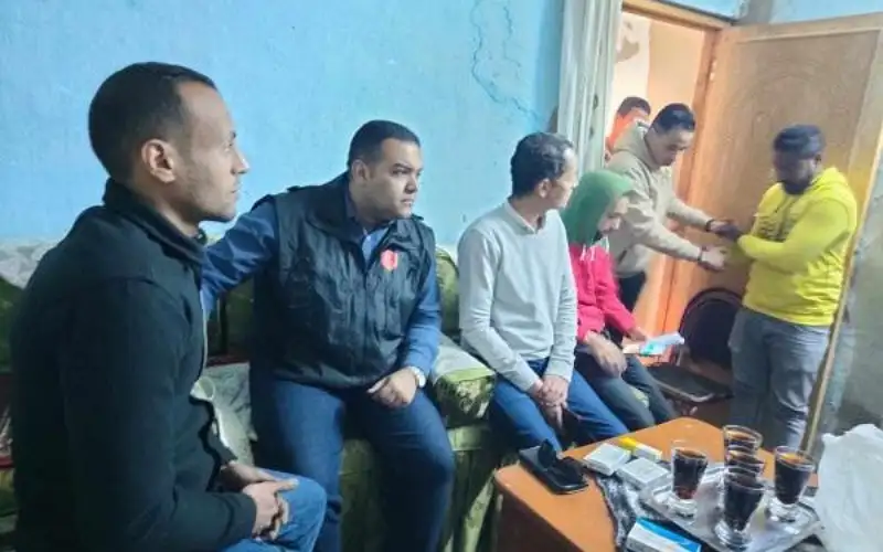 رعشة مستمرة وإغماءة وصراخ .. مرض