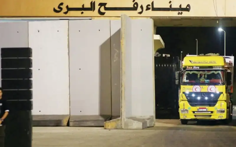 خروج 52 جريحا من غزة للعلاج