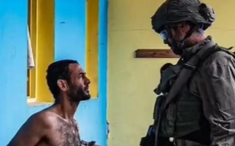 شموخ فلسطيني بغزة يجبر جنديا على