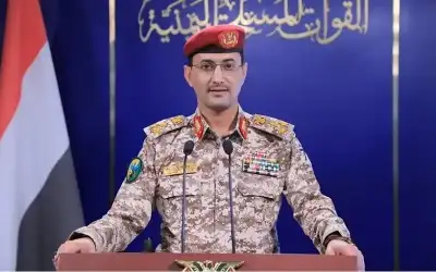 الحوثيون: استهدفنا سفينتين بريطانية وأمريكية بالبحر