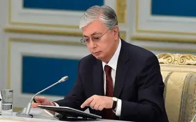 رئيس كازاخستان يقيل حكومته