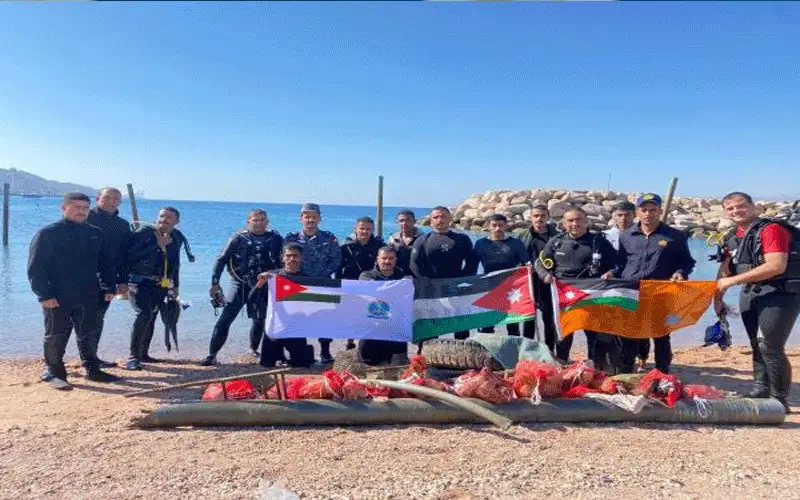 إخراج 100 كلغم نفايات من جوف