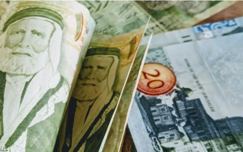 الحكومة : تواصلنا مع البنك المركزي