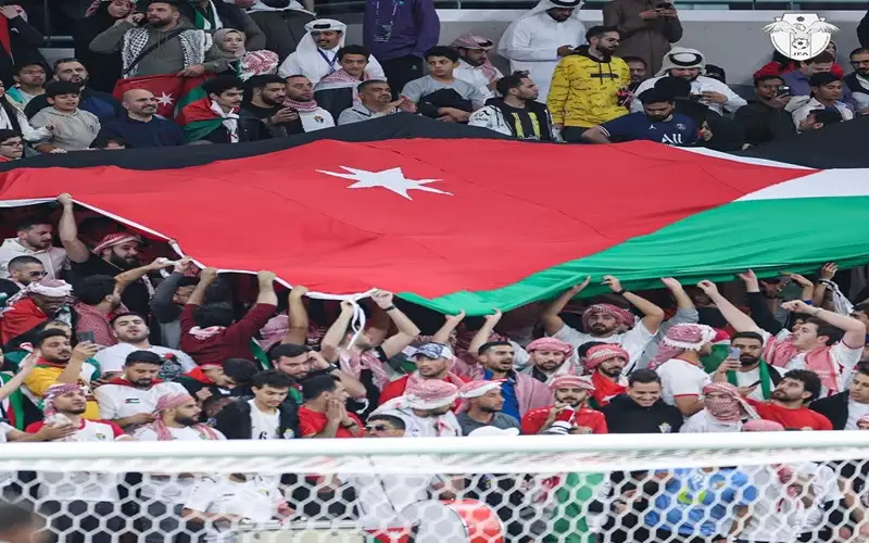 شاشات لعرض مباراة النشامى وقطر في