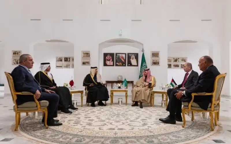 الاجتماع العربي: ضرورة إنهاء الحرب على