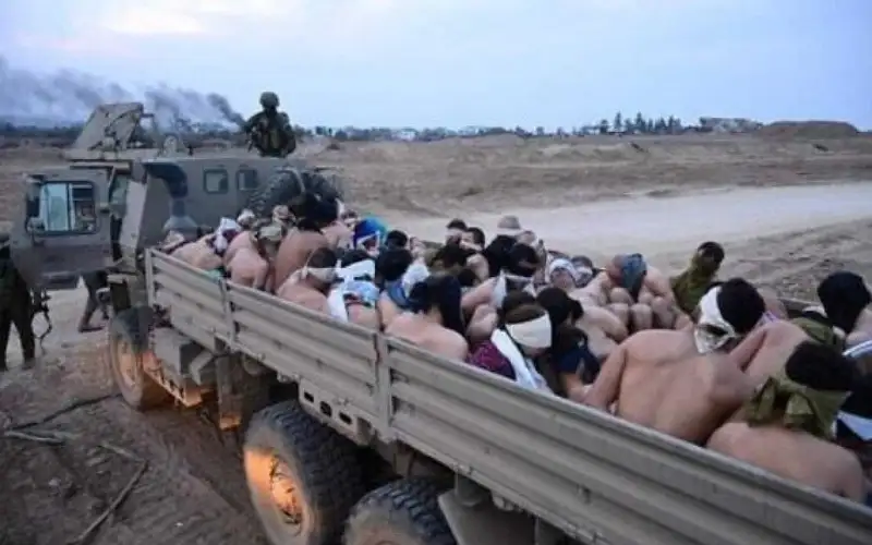 الاحتلال يعتقل 5 من حملة الجنسية