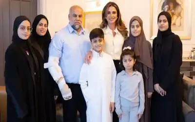الملكة رانيا خلال لقائها وائل الدحدوح: