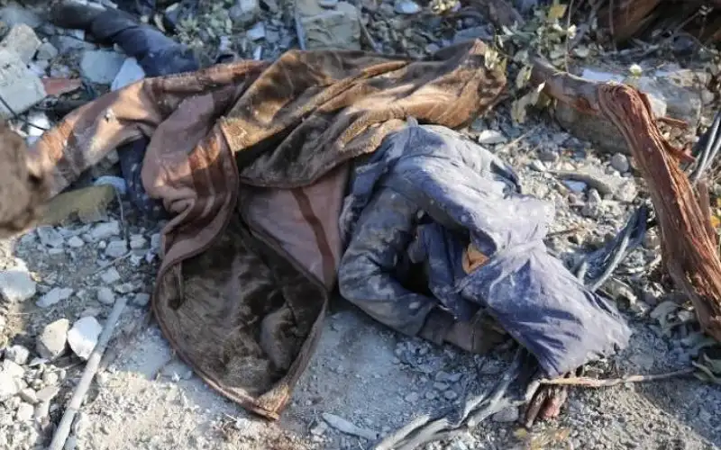 انتشال جثث الشهداء بمناطق انسحب منها