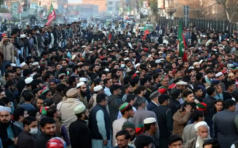 حزب رئيس الوزراء الباكستاني السابق عمران