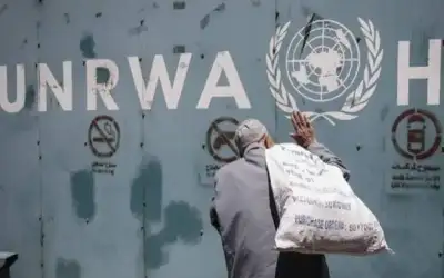 الأونروا: إسرائيل تحتجز شحنة مساعدات تكفي