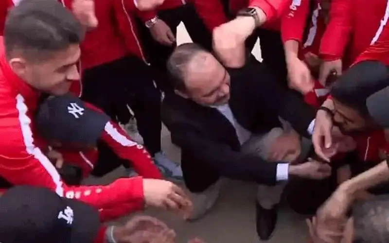 بالفيديو.. الأمير علي يشارك النشامى احتفالية