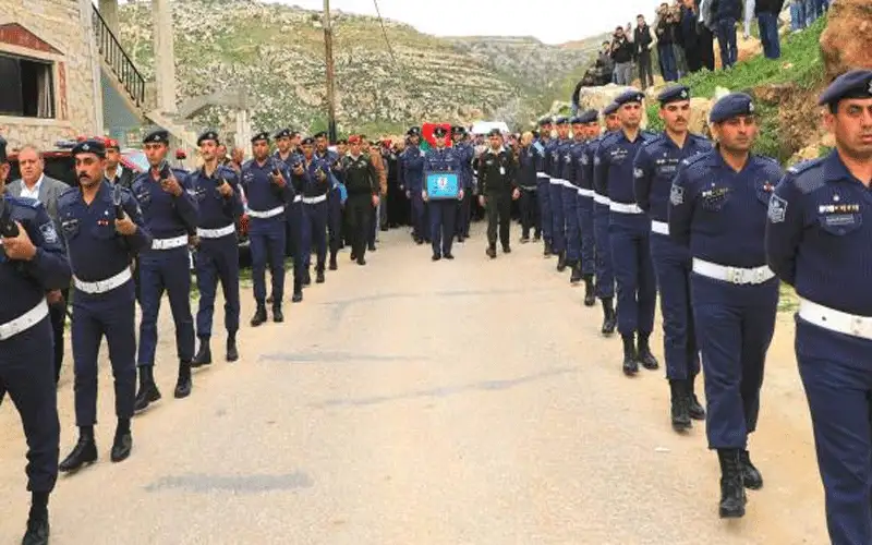 الجيش يشيع جثمان الشهيد الطيار عمر