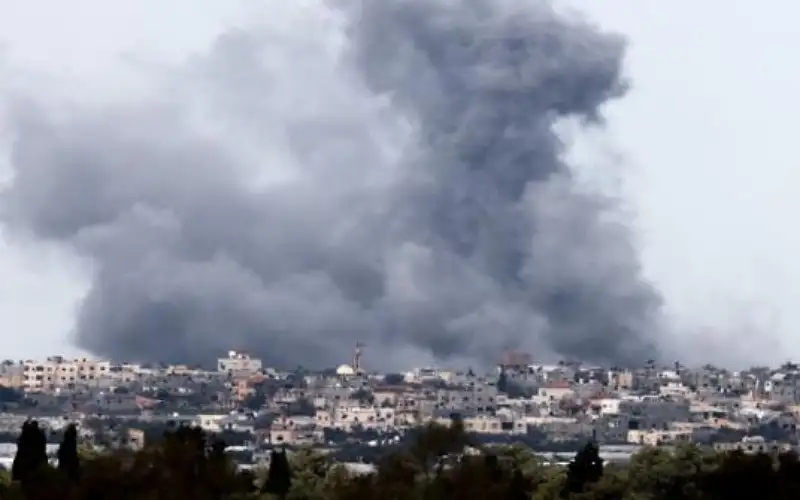 غارات بمحيط رفح والاحتلال يعترف بمقتل