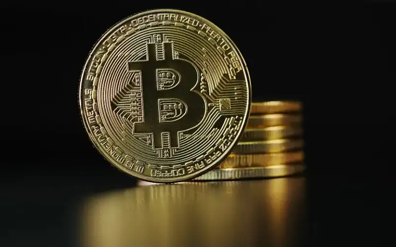 البيتكوين أعلى 50 الف دولار والرهانات
