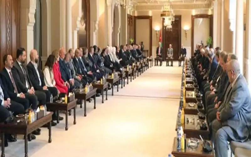 العيسوي يلتقي شيوخا وممثلين عن أهالي