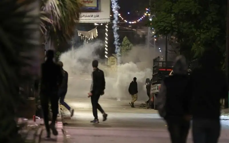 بصور مركبة .. الاحتلال يحذر أهالي