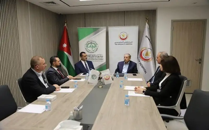 جامعة الزيتونة والمستشفى التخصصي يوقعان اتفاقية