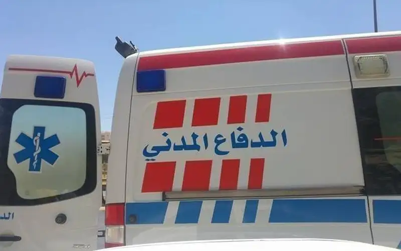وفاة وإصابة بتدهور مركبة على طريق