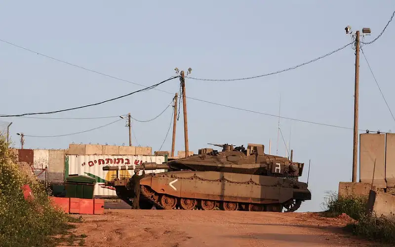 الجيش الإسرائيلي يعلن قصف مواقع في