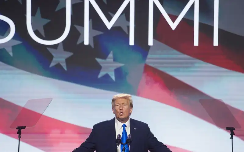 ترامب: كل قنبلة تسقط على اليمن