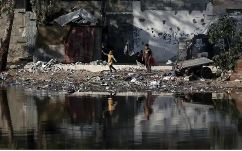 الأونروا: ثلاثة أرباع سكان غزة يشربون