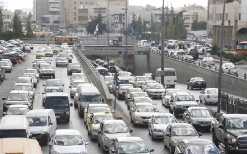 ازدحامات مرورية خانقة في عمان