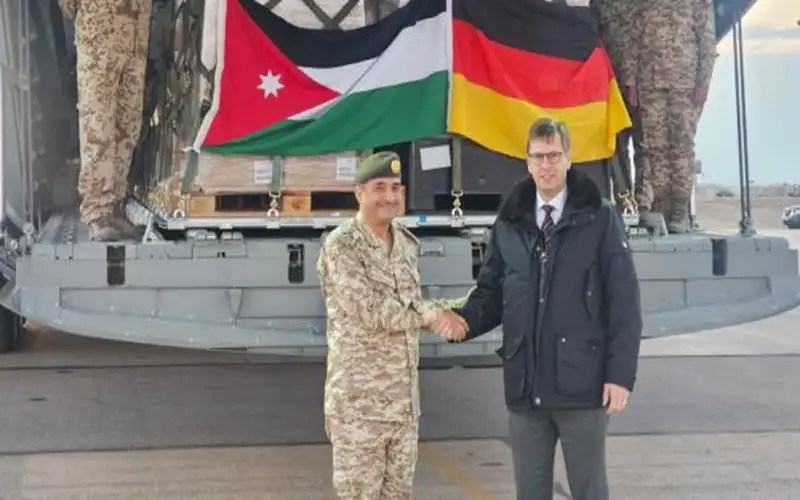 طائرة مساعدات ألمانية ثانية تصل قاعدة