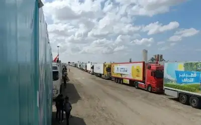 30 شاحنة مساعدات دخلت غزة الأربعاء