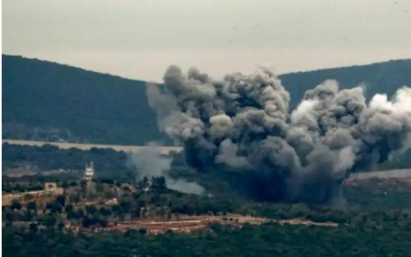 مقتل 4 مسعفين في غارة اسرائيلية