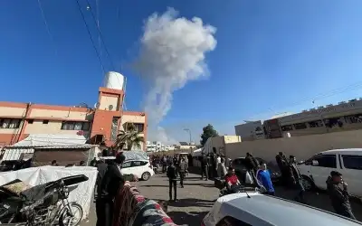 قوات الاحتلال تقصف محيط مستشفى الأمل