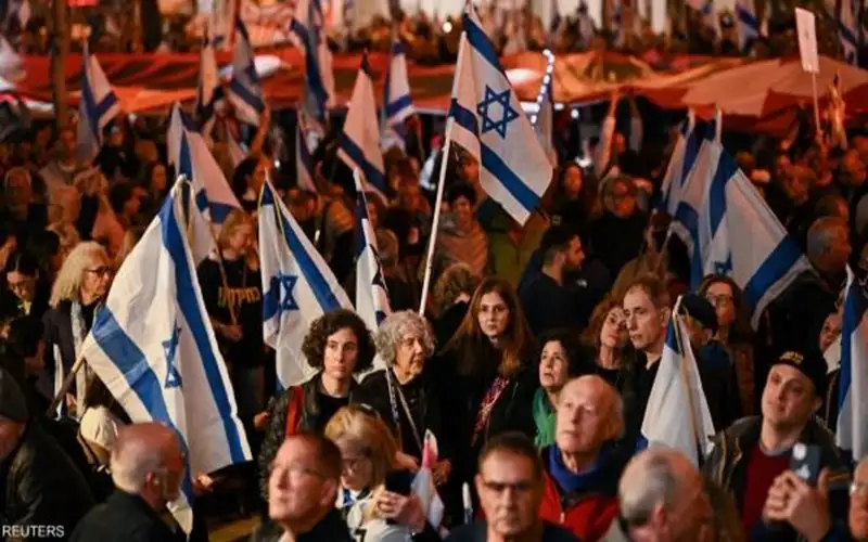 مظاهرة ضخمة في تل أبيب ضد