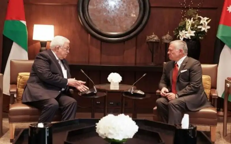 الملك وعباس يبحثان آخر تطورات الحرب