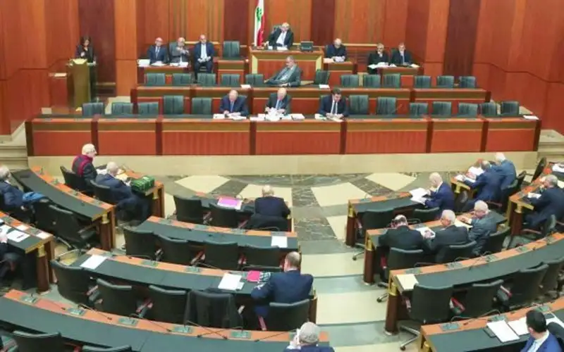 لبنان .. نواب يطعنون بقانون الموازنة