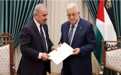 الرئيس الفلسطيني يقبل استقالة حكومة اشتية