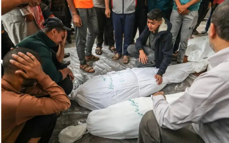 حكومة غزة : 375 مجزرة منذ